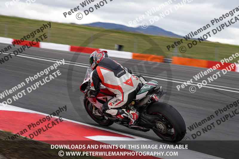 cadwell no limits trackday;cadwell park;cadwell park photographs;cadwell trackday photographs;enduro digital images;event digital images;eventdigitalimages;navarra;no limits trackdays;peter wileman photography;racing digital images;trackday digital images;trackday photos